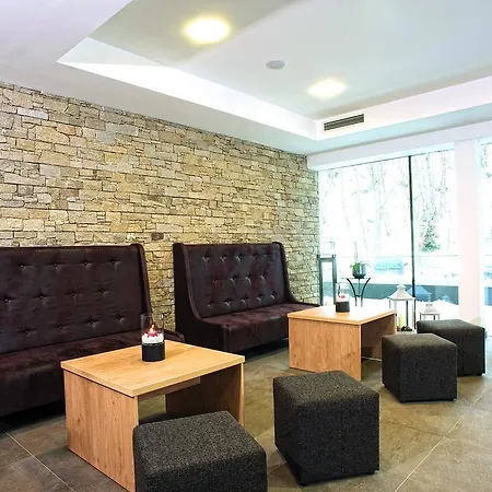 Alpina Hotel 2*