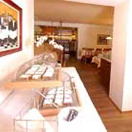 Hotel Alpina 2*